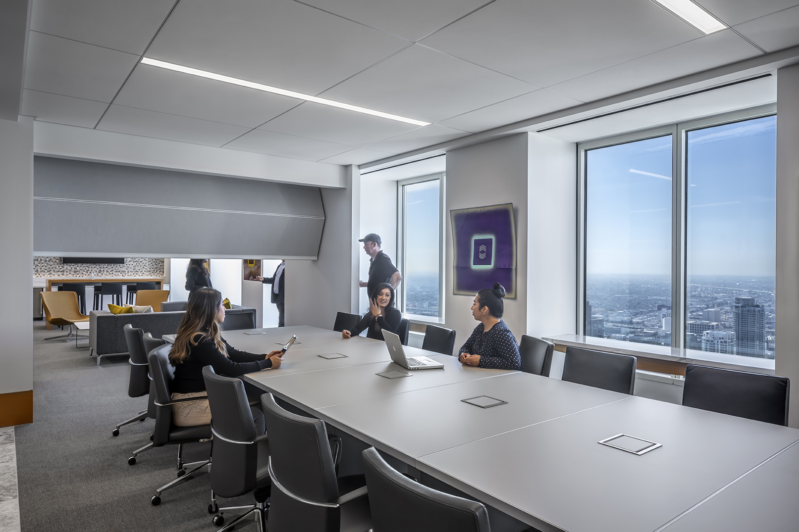 FLEXIBLE OFFICE SPACE Skyfold